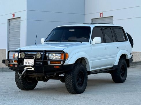 Used 1997 Toyota Land Cruiser image 2