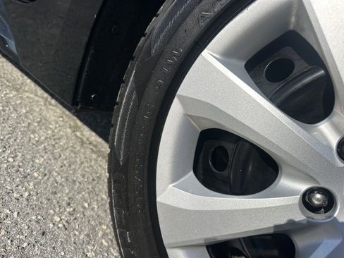 Used 2023 Toyota Corolla LE image 27