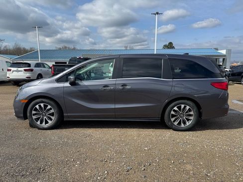 Used 2023 Honda Odyssey EX-L image 2