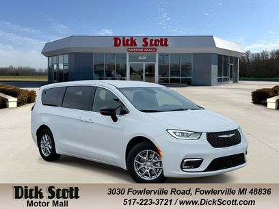 New 2026 Chrysler Pacifica Select