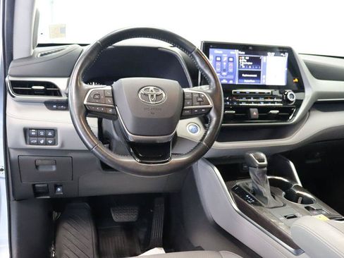 Used 2021 Toyota Highlander Platinum AWD/4WD image 21