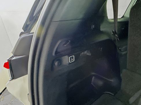 Used 2023 Jeep Grand Cherokee L Laredo image 30