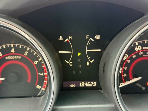 Used 2010 Toyota Highlander Limited FWD image 17