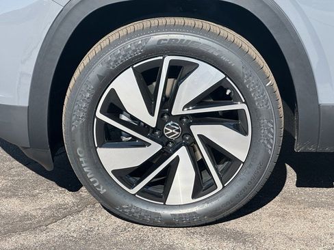 New 2026 Volkswagen Atlas SEL image 6