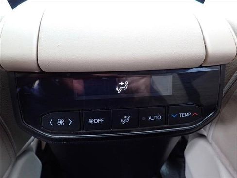 Used 2023 Toyota Highlander Limited AWD/4WD image 11