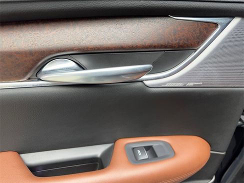 Used 2021 Cadillac XT5 Premium Luxury image 38