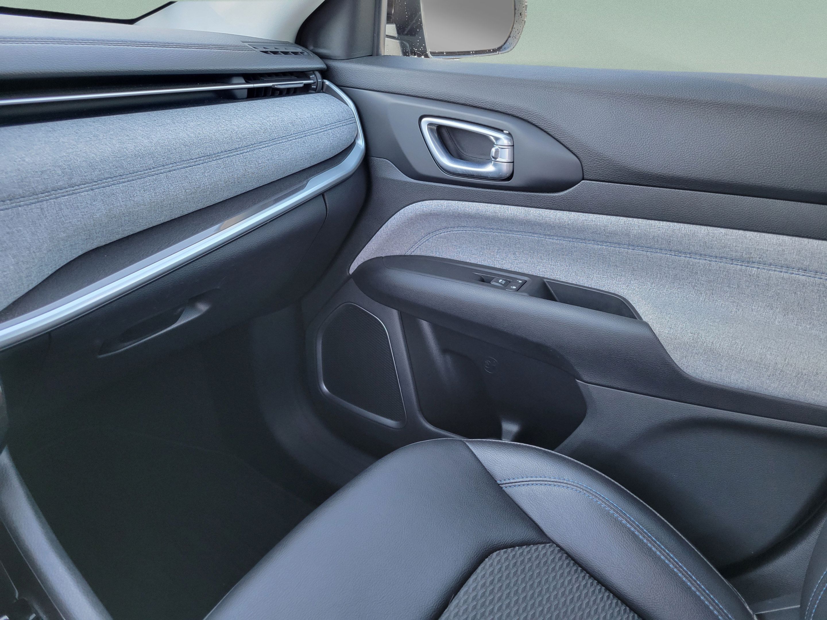 Used 2022 Jeep Compass Latitude FWD image 20