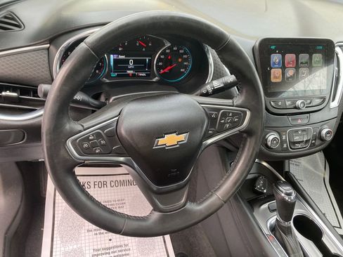 Used 2017 Chevrolet Malibu LT image 18