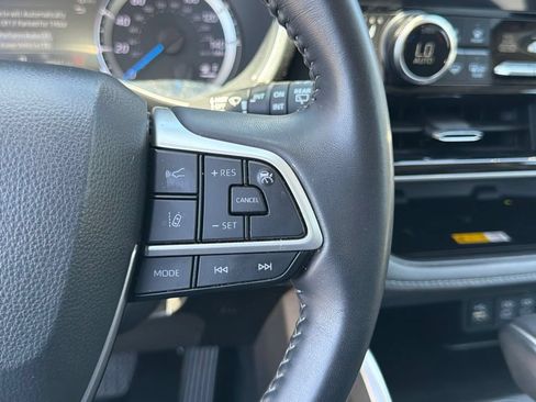 Certified 2025 Toyota Highlander XLE AWD/4WD image 29