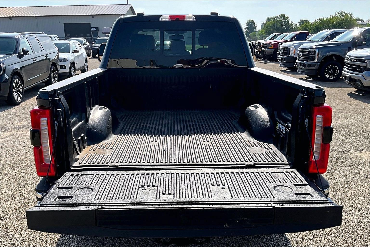 Used 2023 Ford F250 Lariat w/ Lariat Ultimate Package AWD/4WD image 19