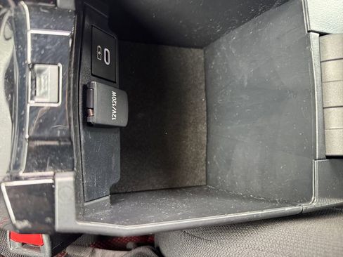 Used 2023 Toyota Corolla SE w/ Carpet Mat Package (TMS) FWD image 27