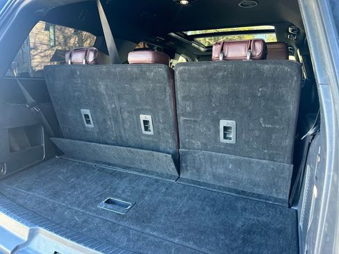 Used 2024 Ford Expedition Limited image 34