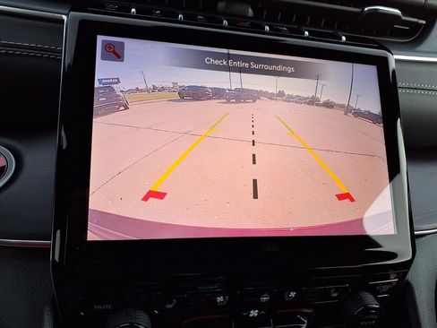 New 2025 Jeep Grand Cherokee Overland image 5