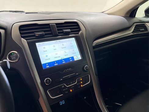 Used 2020 Ford Fusion SEL FWD image 39