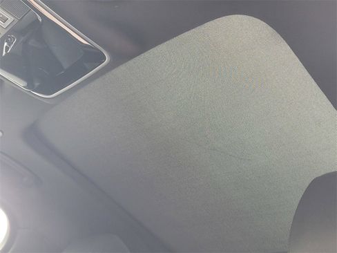 Used 2025 Land Rover Range Rover Velar S image 25