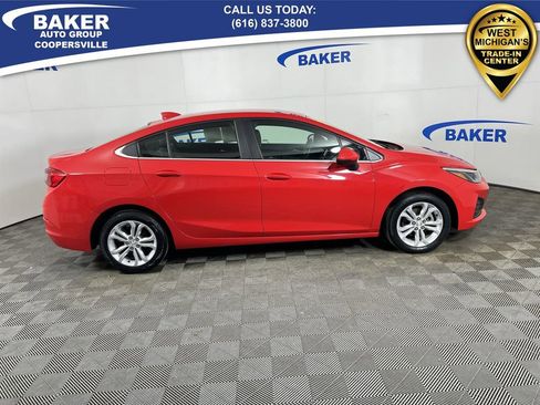 Certified 2019 Chevrolet Cruze LT w/ LT Fleet Convenience Package image 10