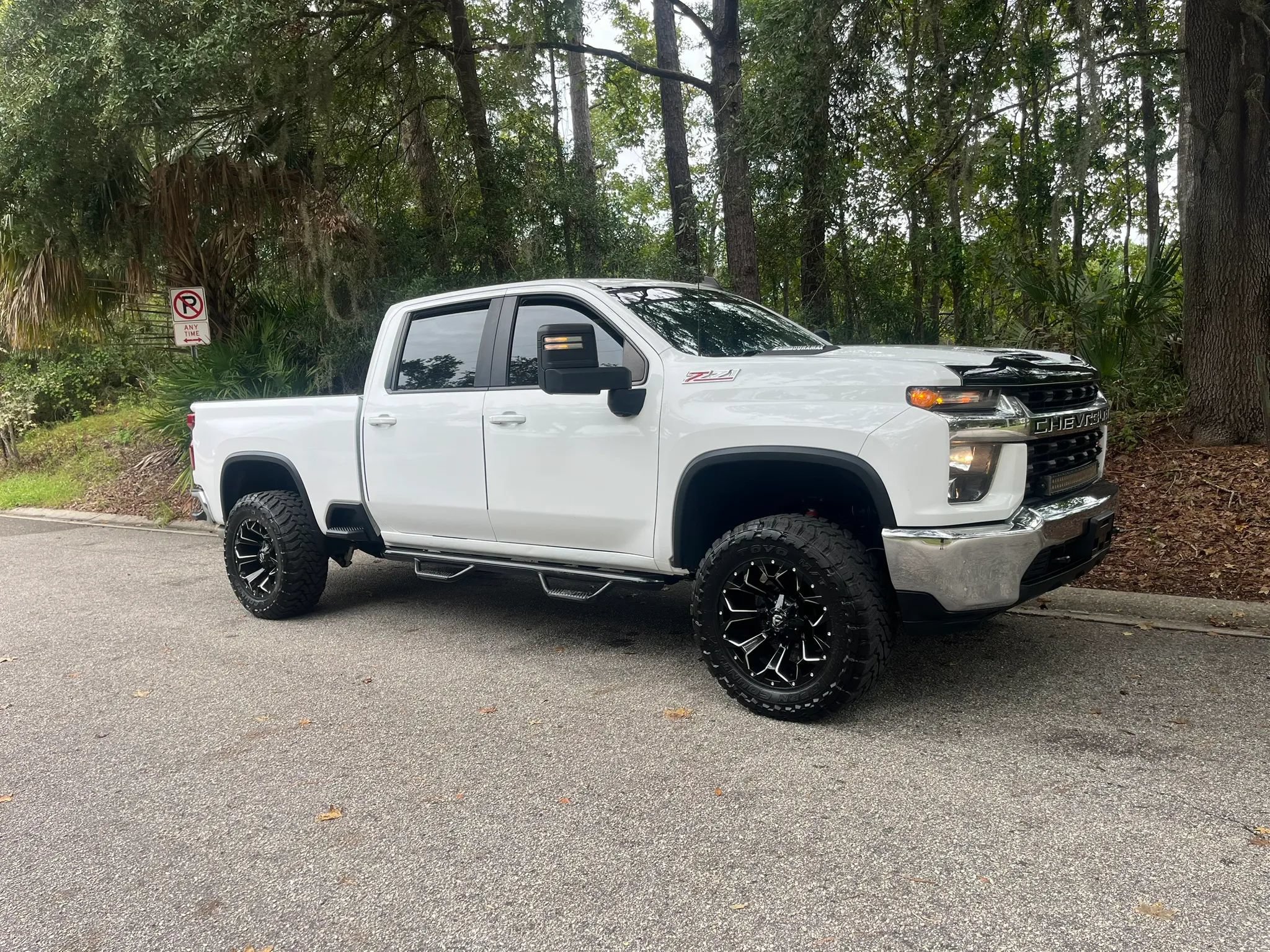 Used 2020 Chevrolet Silverado 2500 LT w/ Z71 Off-Road Package AWD/4WD image 4