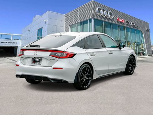 Used 2023 Honda Civic Sport image 4