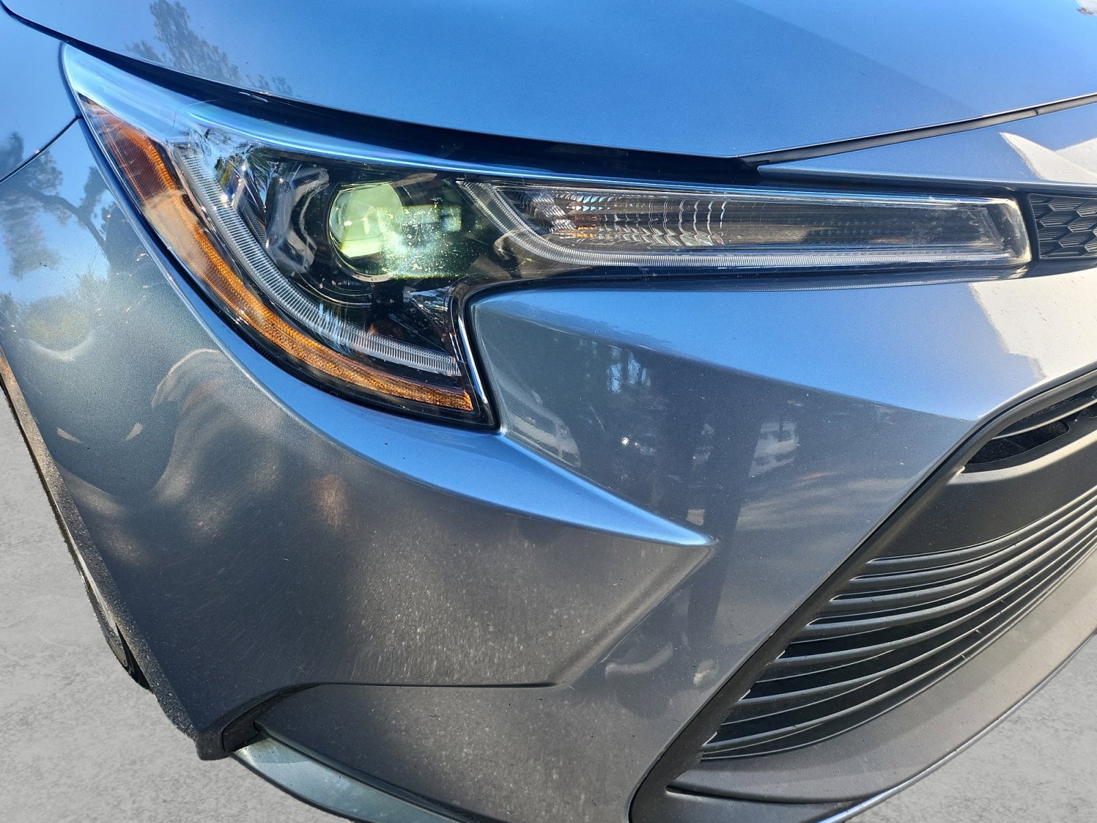 Used 2025 Toyota Corolla LE FWD image 39
