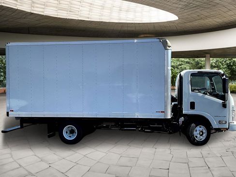 New 2025 Chevrolet Low Cab Forward image 7