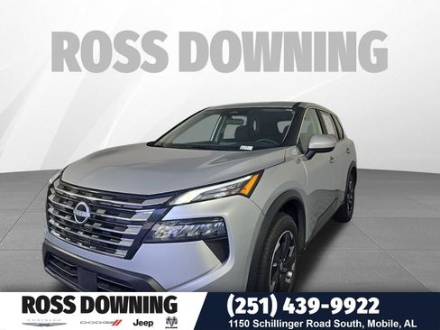 Used 2025 Nissan Rogue SV FWD image 1