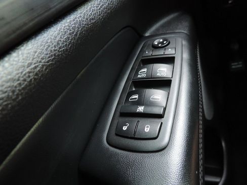 Used 2021 Jeep Grand Cherokee Laredo X AWD/4WD image 25