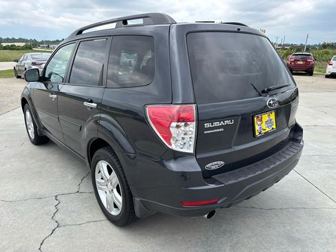Used 2010 Subaru Forester 2.5X Limited AWD/4WD image 6
