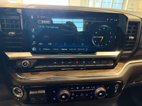 Used 2025 Chevrolet Silverado 1500 LT image 11