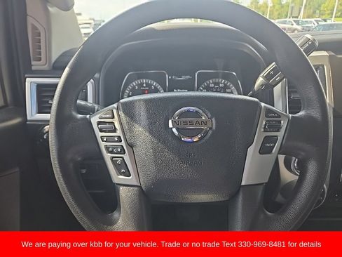 Used 2018 Nissan Titan SV AWD/4WD image 15