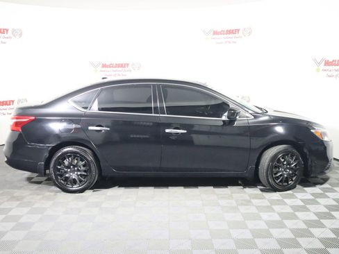 Used 2017 Nissan Sentra SV w/ Driver's Assist Package FWD image 3