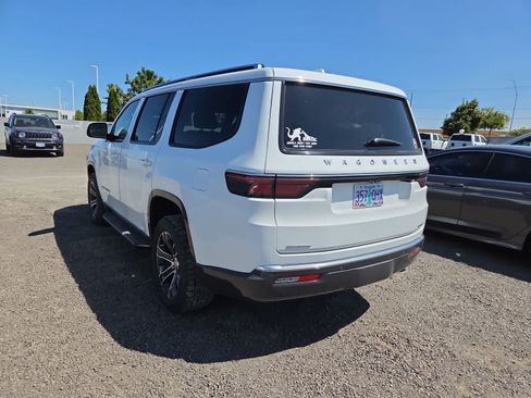 Used 2022 Jeep Wagoneer Series III AWD/4WD image 11