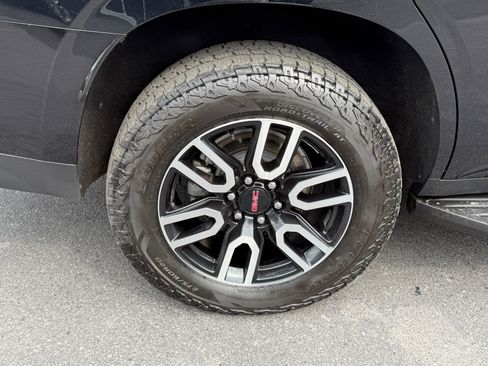 Used 2023 GMC Yukon AT4 image 11