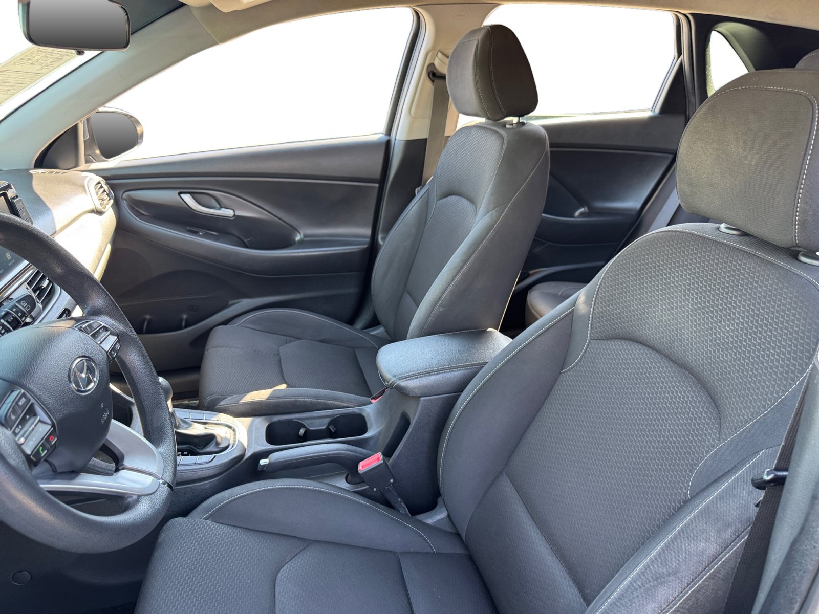Used 2019 Hyundai Elantra GT FWD image 9