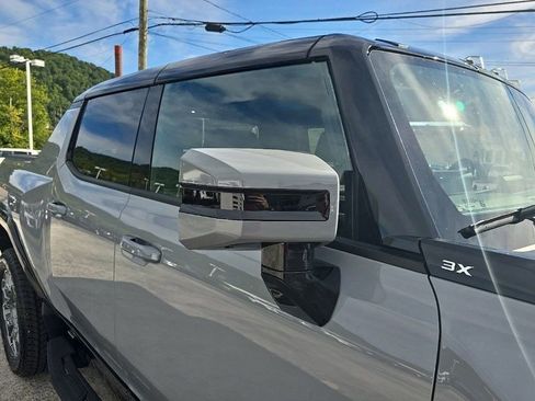 New 2025 GMC Hummer EV 3X image 28