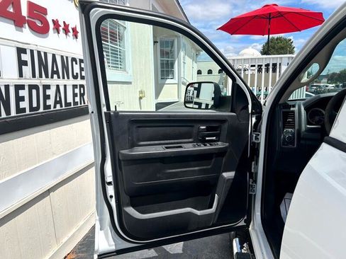 Used 2017 RAM 3500 Tradesman w/ Chrome Appearance Group image 8