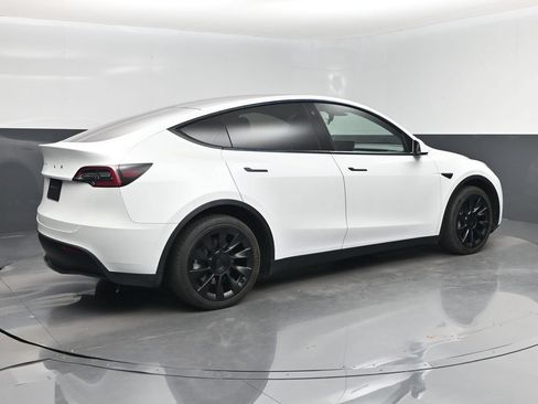 Used 2021 Tesla Model Y Long Range AWD/4WD image 3