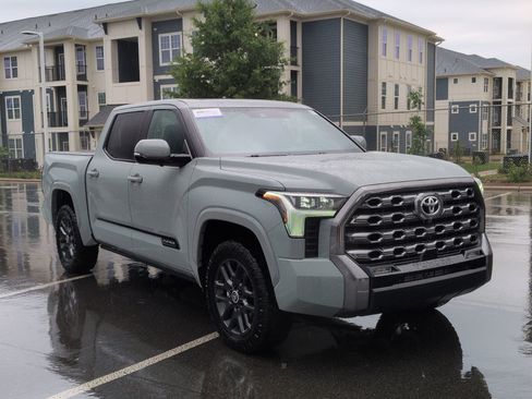 Used 2024 Toyota Tundra Platinum AWD/4WD image 1