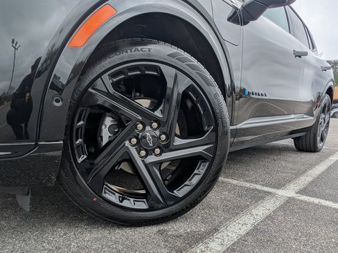 Used 2024 Chevrolet Equinox EV RS image 34