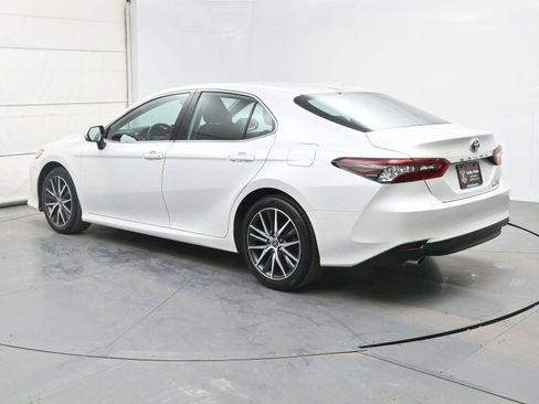 Used 2022 Toyota Camry XLE image 22