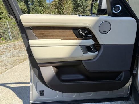 Used 2018 Land Rover Range Rover HSE image 10
