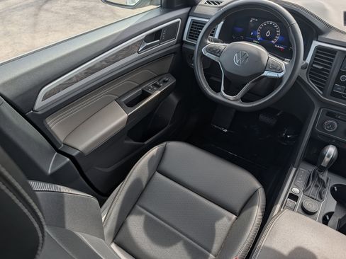 Used 2023 Volkswagen Atlas Cross Sport SE AWD/4WD image 9