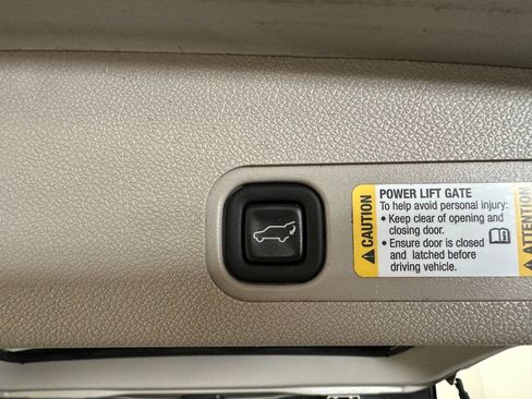 Used 2008 GMC Yukon SLT w/ SLT Preferred Equipment Group image 25