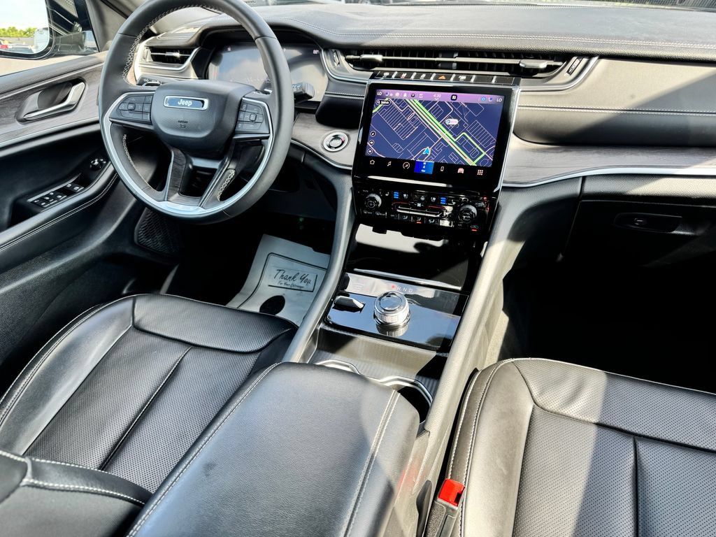 Used 2024 Jeep Grand Cherokee L Limited w/ Luxury Tech Group II AWD/4WD image 10