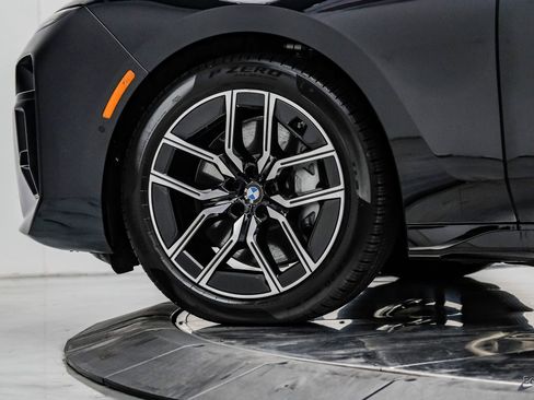 Used 2026 BMW 760i xDrive w/ Executive Package AWD/4WD image 96