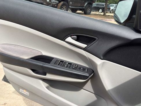 Used 2011 Honda Accord LX-P image 23