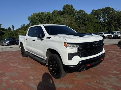 Used 2024 Chevrolet Silverado 1500 LT Trail Boss w/ LT Trail Boss Premium Package AWD/4WD image 19
