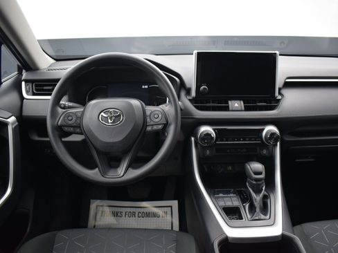 Used 2025 Toyota RAV4 XLE image 14
