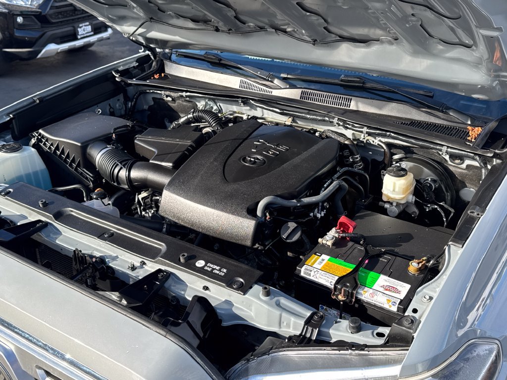 Used 2018 Toyota Tacoma Limited AWD/4WD image 40
