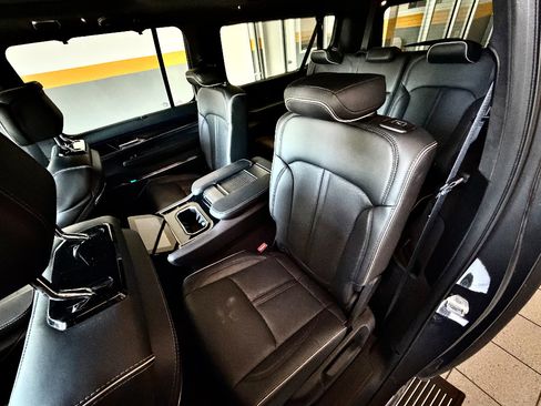 Used 2025 Jeep Grand Wagoneer L Series II Obsidian w/ Quick Order Packagew 28T AWD/4WD image 6