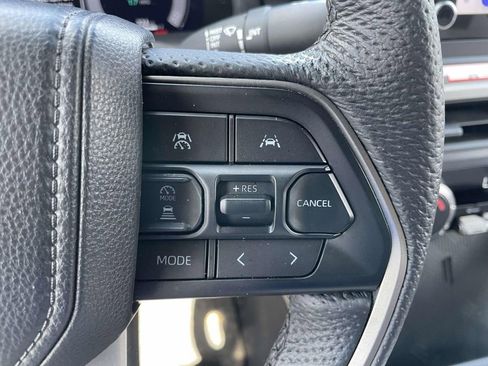 Used 2024 Toyota Tacoma TRD Sport image 32